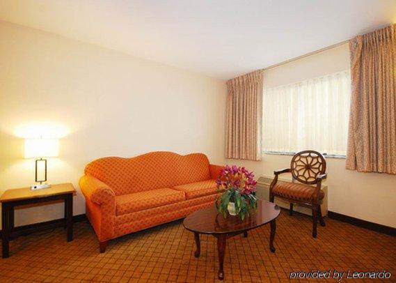 Quality Inn & Suites College Park Rom bilde