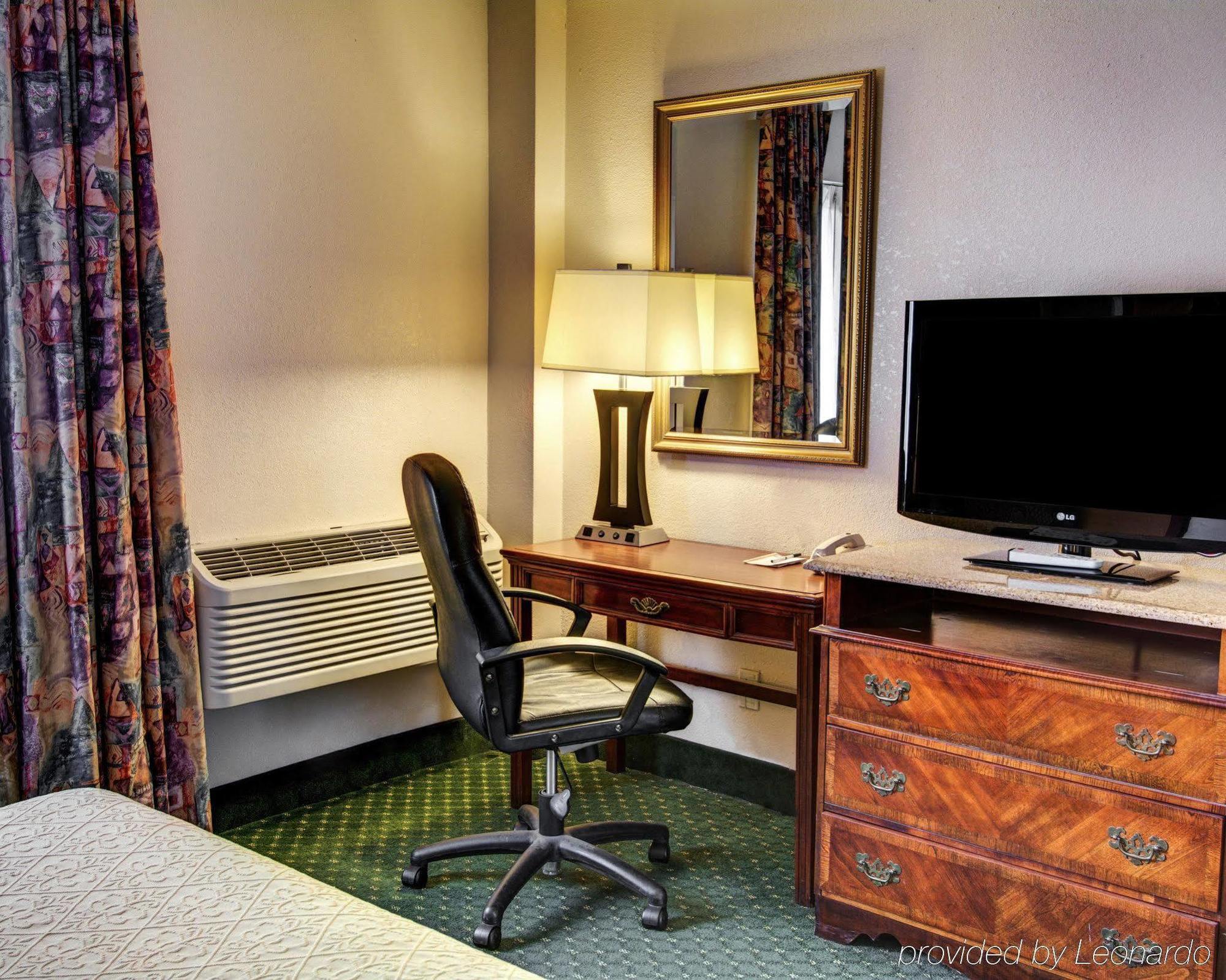 Quality Inn & Suites College Park Eksteriør bilde